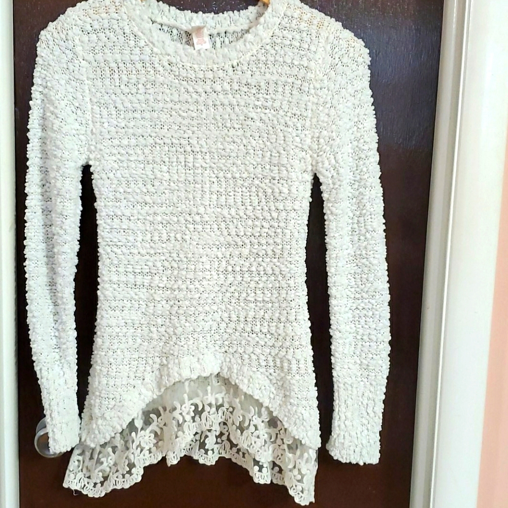 White sweater top with lace